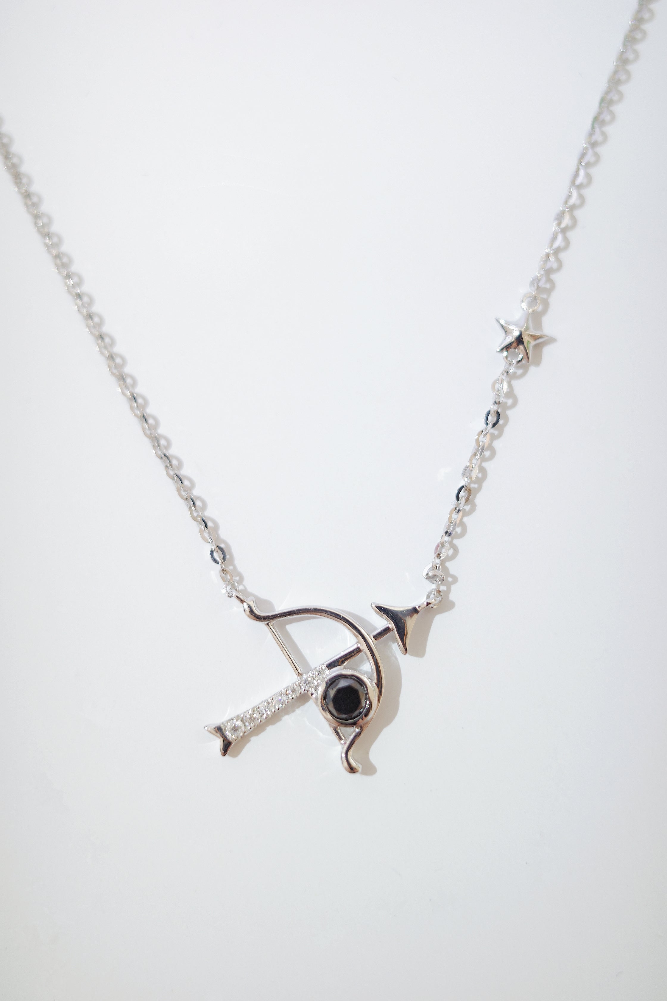 需訂製•Sagittarius•18K GOLD BLACK DIAMOND NECKLACE