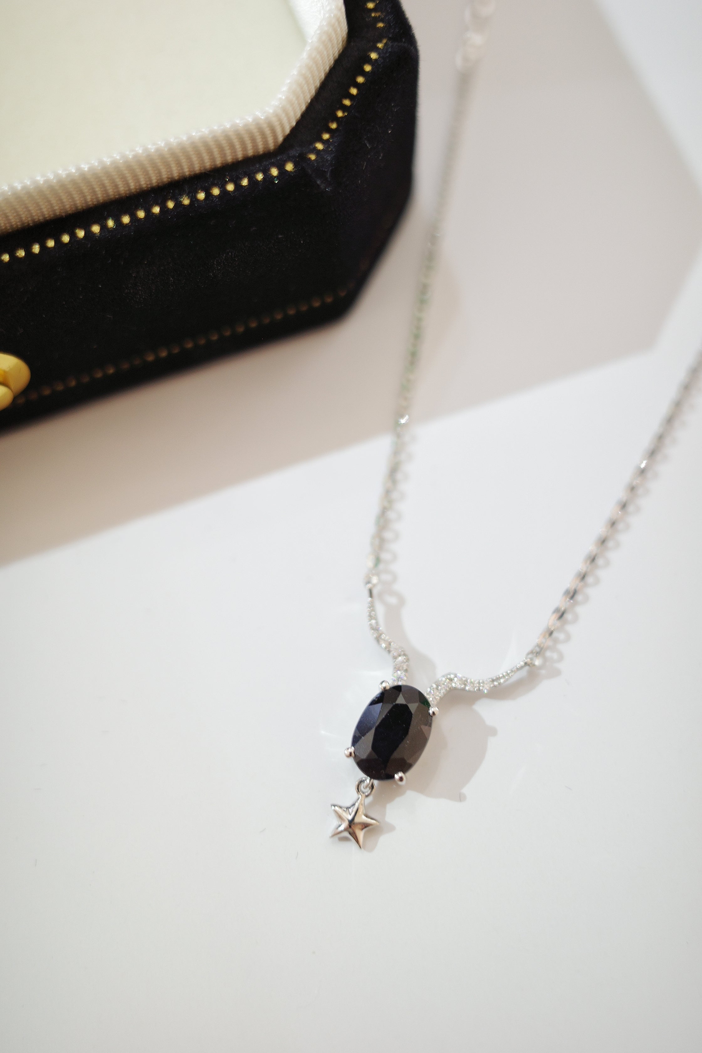需訂製•Capricorn•18K GOLD BLACK DIAMOND NECKLACE