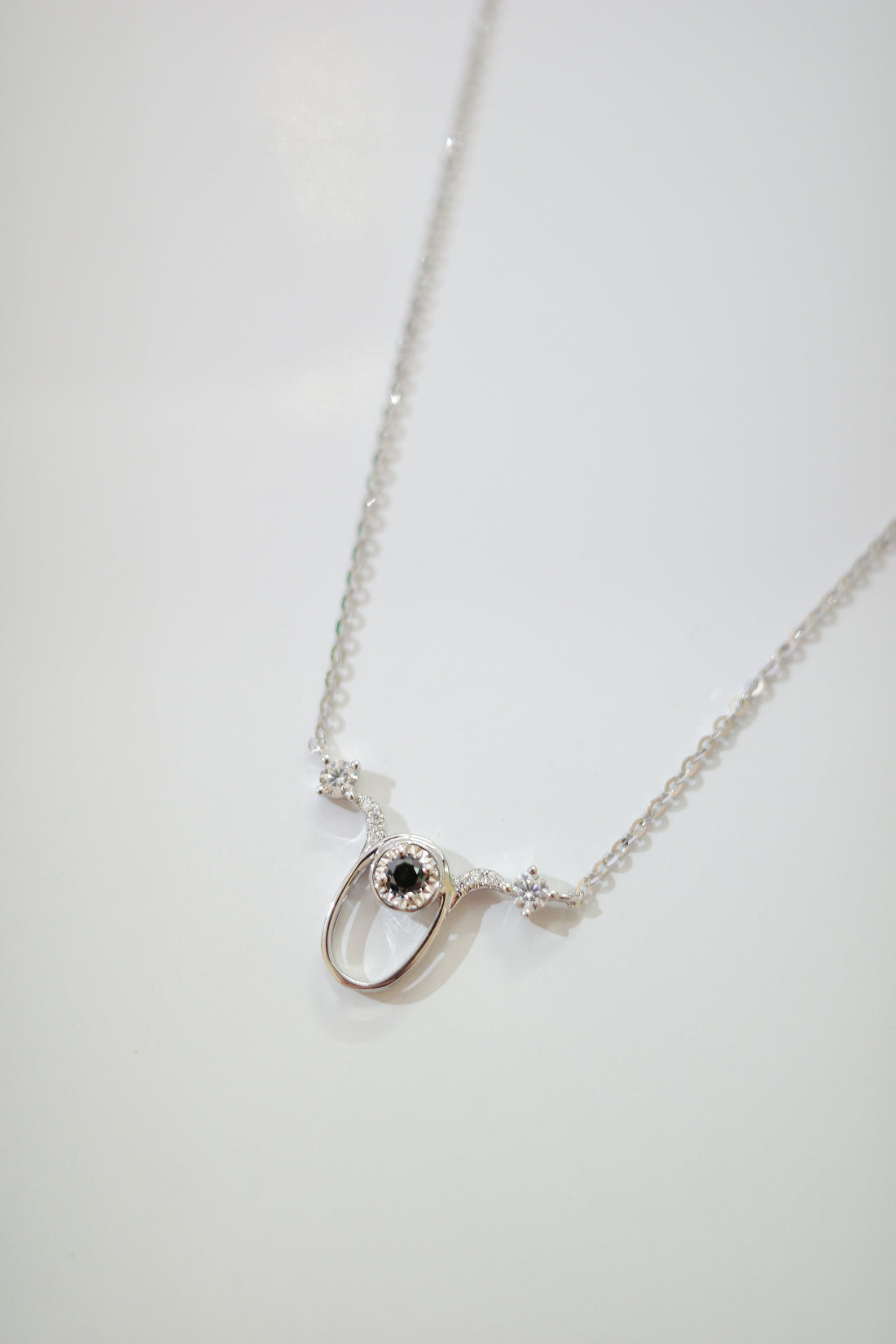 需訂製•Taurus•18K GOLD BLACK DIAMOND NECKLACE