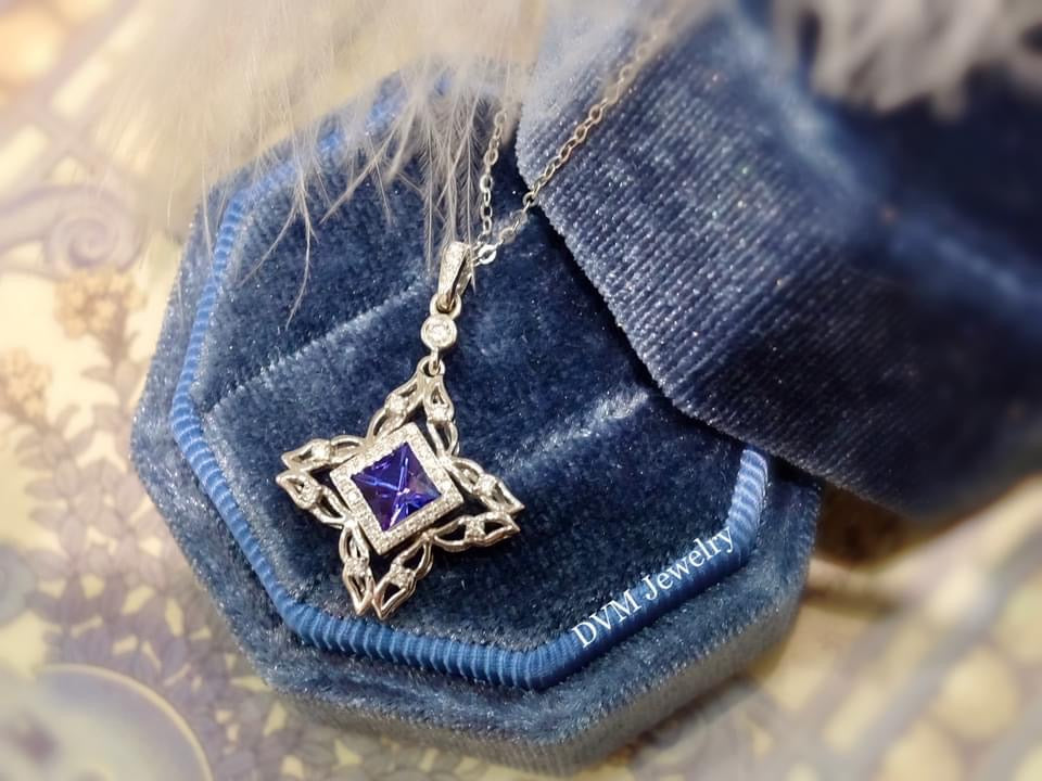18K GOLD TANZANITE PENDANT | Gpta0001
